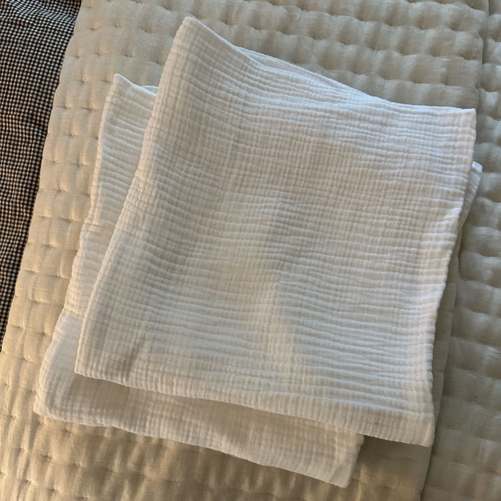PARACHUTE 100% cotton euro shams